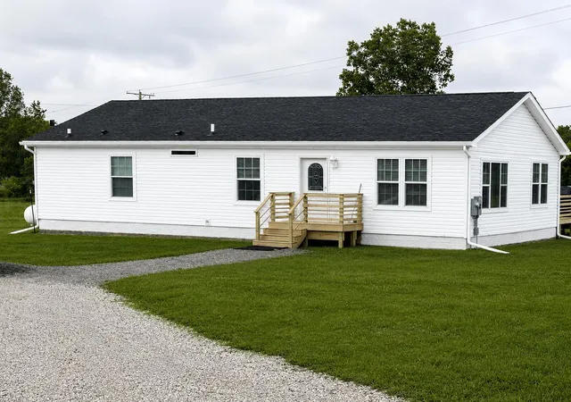 Photo 3 of Single family home for sale at 815 Hammont St, Owosso, MI 48867 | MLS# 55026048587 | Listing updated on 2026-09-12