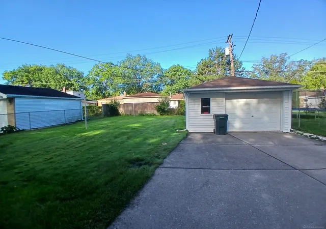 Photo 3 of Single family home for sale at 28811 Rockwood St, Saint Clair Shores, MI 48081 | MLS# 58050221577 | Listing updated on 2026-09-12