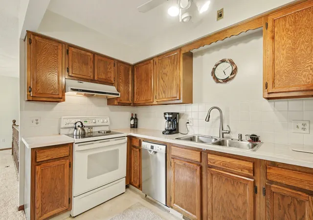 Photo 4 of Condo for sale at 8530 SW Elkwood Dr, Byron Center, MI 49315 | MLS# 65026048593 | Listing updated on 2026-09-17
