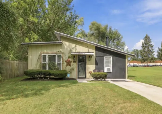 Single family home for sale at 1526 Reeder Ave, Benton Harbor, MI 49022 | MLS# 69026048594