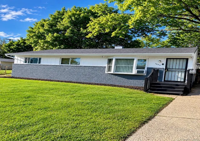 Photo 1 of Single family home for sale at 1622 Barbara Dr, Flint, MI 48504 | MLS# 20261073632 | Listing updated on 2026-09-12