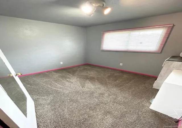 Photo 3 of Single family home for sale at 1622 Barbara Dr, Flint, MI 48504 | MLS# 20261073632 | Listing updated on 2026-09-12