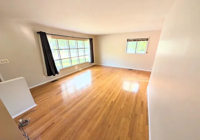 Photo 4 of Single family home for sale at 2734 Hampshire Rd, Ann Arbor, MI 48104 | MLS# 81026048599 | Listing updated on 2026-09-12