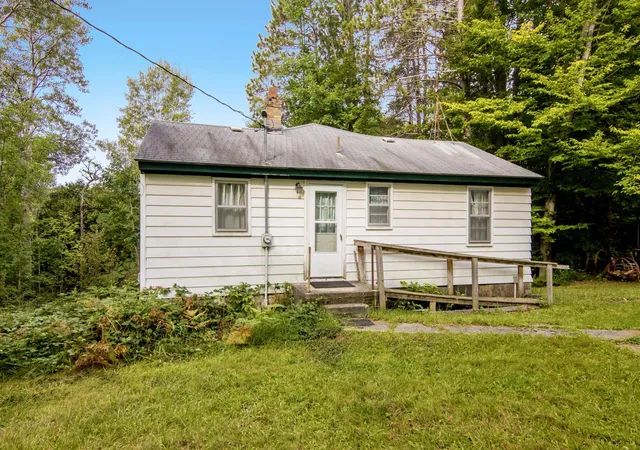 Photo 4 of Single family home for sale at 7417 Rushton Rd, Ellsworth, MI 49729 | MLS# 78080073468 | Listing updated on 2026-09-14