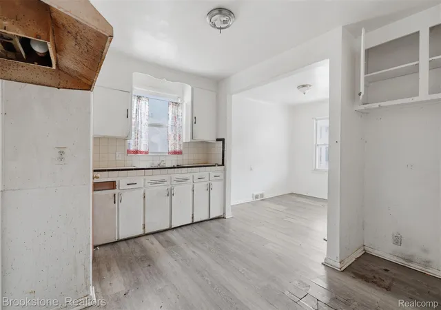 Photo 3 of Single family home for sale at 9635 Artesian St, Detroit, MI 48228 | MLS# 20261073644 | Listing updated on 2026-09-12
