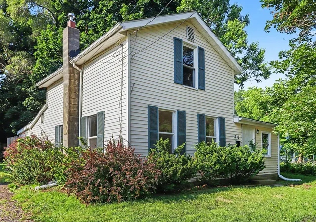 Single family home for sale at 310 Locust St, Marshall, MI 49068 | MLS# 66026048604