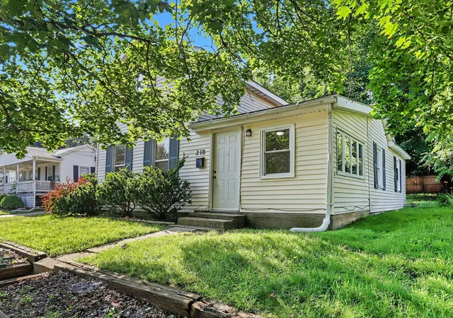 Photo 2 of Single family home for sale at 310 Locust St, Marshall, MI 49068 | MLS# 66026048604 | Listing updated on 2026-09-12