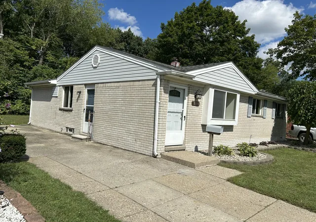 Photo 2 of Single family home for sale at 38040 Castle Dr, Romulus, MI 48174 | MLS# 81026048607 | Listing updated on 2026-09-12
