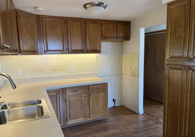Photo 4 of Single family home for sale at 38040 Castle Dr, Romulus, MI 48174 | MLS# 81026048607 | Listing updated on 2026-09-12