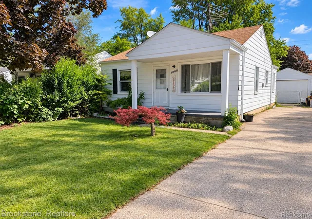 Photo 2 of Single family home for sale at 5898 N Globe St, Westland, MI 48185 | MLS# 20261073649 | Listing updated on 2026-10-19
