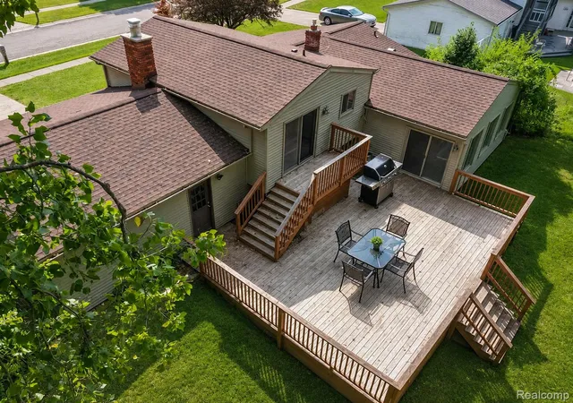 Photo 2 of Single family home for sale at 2877 Burgess Hl Dr, Waterford, MI 48329 | MLS# 20261073688 | Listing updated on 2026-10-04
