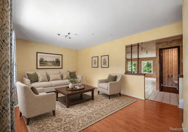 Photo 3 of Single family home for sale at 2877 Burgess Hl Dr, Waterford, MI 48329 | MLS# 20261073688 | Listing updated on 2026-10-04