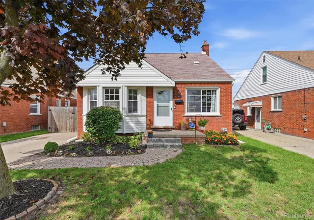 Photo 1 of Single family home for sale at 21325 Frazho St, Saint Clair Shores, MI 48081 | MLS# 20261073692 | Listing updated on 2026-10-04