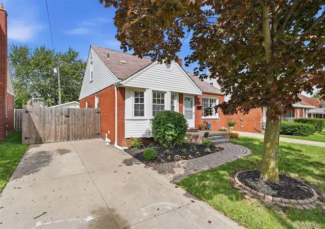 Photo 2 of Single family home for sale at 21325 Frazho St, Saint Clair Shores, MI 48081 | MLS# 20261073692 | Listing updated on 2026-10-04