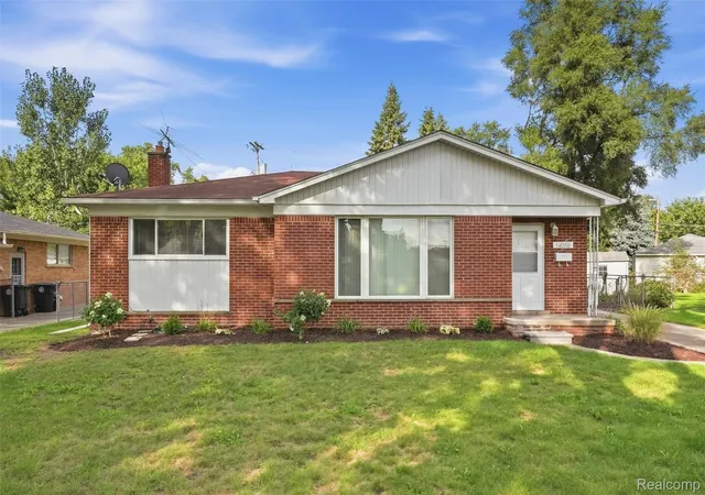 Photo 1 of Single family home for sale at 14313 Deering St, Livonia, MI 48154 | MLS# 20261073696 | Listing updated on 2026-10-04