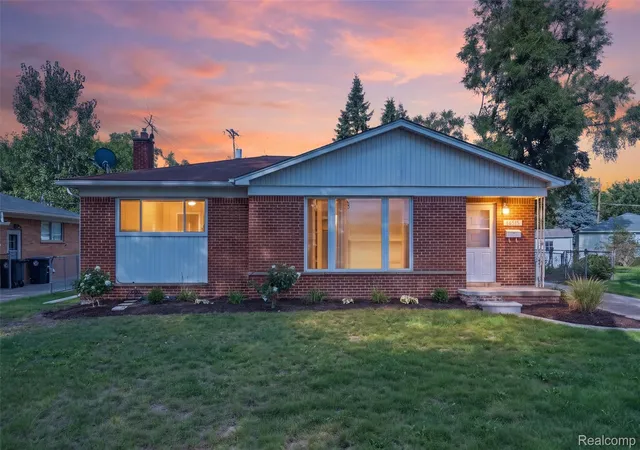 Photo 2 of Single family home for sale at 14313 Deering St, Livonia, MI 48154 | MLS# 20261073696 | Listing updated on 2026-10-04