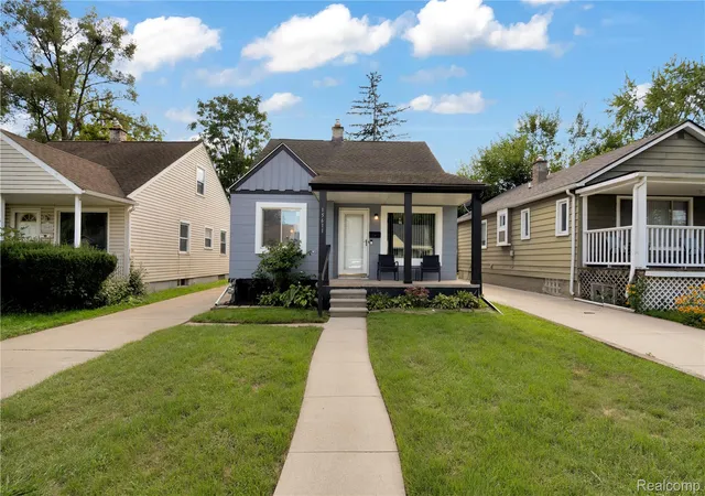 Photo 1 of Single family home for sale at 15611 Leona Dr, Redford, MI 48239 | MLS# 20261073712 | Listing updated on 2026-10-17