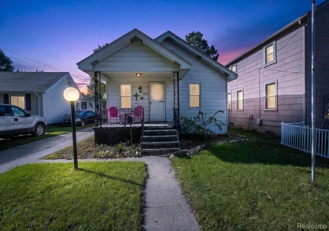 Photo 1 of Single family home for sale at 1737 Kollen St, Saginaw, MI 48602 | MLS# 20261073735 | Listing updated on 2026-10-26