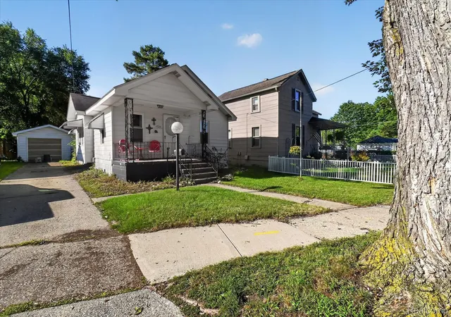 Photo 1 of Single family home for sale at 1737 Kollen St, Saginaw, MI 48602 | MLS# 20261073735 | Listing updated on 2026-10-26