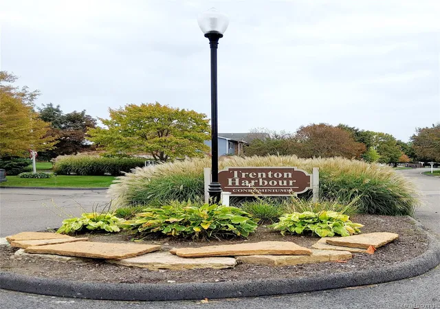 Photo 1 of Sale Pending at 1205 Harbour Dr #35, Trenton, MI 48183 | MLS# 20261073740 | Listing updated on 2026-10-10