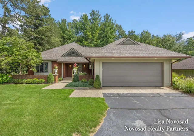 Photo 1 of Condo for sale at 3589 Charlevoix Dr Se, Grand Rapids, MI 49546 | MLS# 65026048698 | Listing updated on 2026-10-21