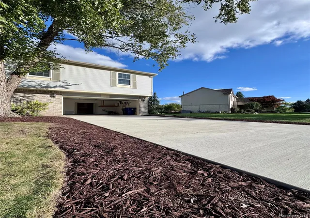 Photo 3 of Single family home for sale at 4063 Amanda Ct, Canton, MI 48188 | MLS# 20261073750 | Listing updated on 2026-10-17
