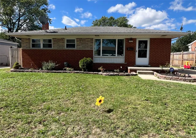 Photo 2 of Single family home for sale at 25529 Marilyn Ave, Warren, MI 48089 | MLS# 20261073755 | Listing updated on 2026-10-18