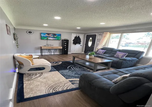 Photo 3 of Single family home for sale at 25529 Marilyn Ave, Warren, MI 48089 | MLS# 20261073755 | Listing updated on 2026-10-18