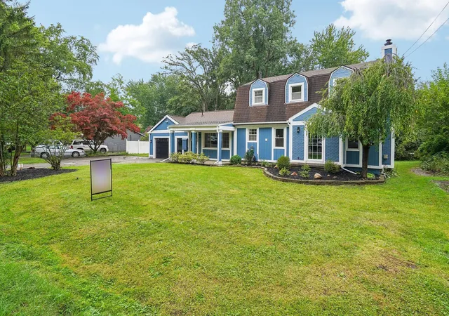 Photo 1 of Single family home for sale at 1150 Bangor Rd, Waterford, MI 48328 | MLS# 81026048707 | Listing updated on 2026-10-27