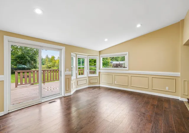 Photo 4 of Single family home for sale at 1150 Bangor Rd, Waterford, MI 48328 | MLS# 81026048707 | Listing updated on 2026-10-27