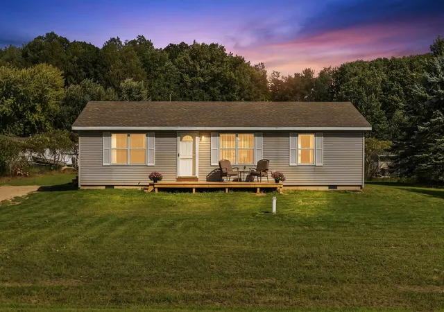 Photo 1 of Single family home for sale at 2065 S Sara Dr, Lake City, MI 49651 | MLS# 78080073486 | Listing updated on 2026-10-19