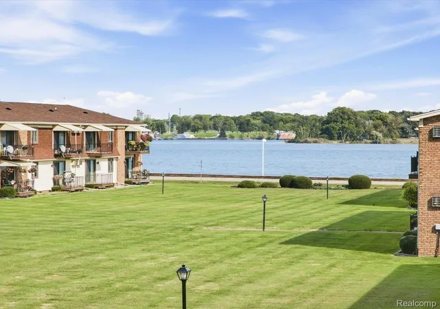 Photo 2 of Condo for sale at 1900 River Rd #6, Marysville, MI 48040 | MLS# 20261073772 | Listing updated on 2026-10-19