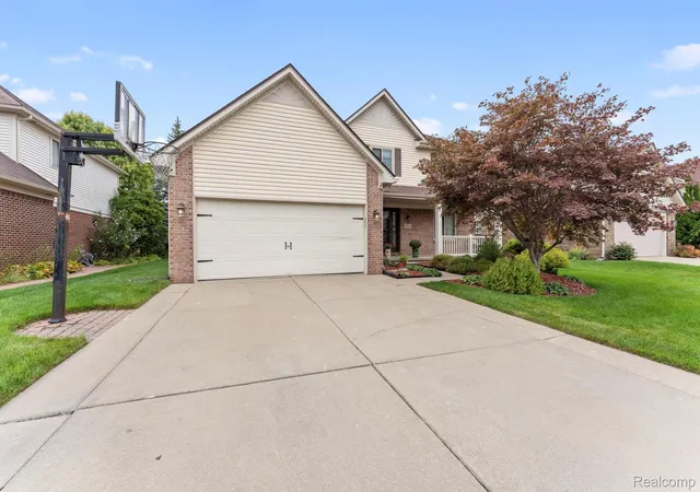 Photo 1 of Sale Pending at 24346 Brentwood Dr, Trenton, MI 48183 | MLS# 20261073799 | Listing updated on 2026-10-09
