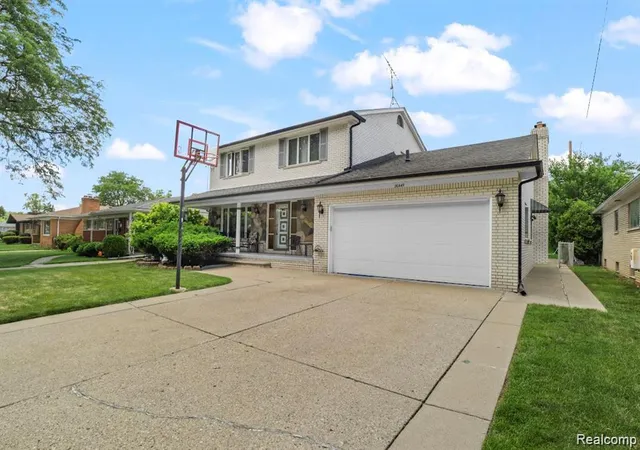 Photo 3 of Single family home for sale at 26449 Haverhill, Warren, MI 48091 | MLS# 20261073805 | Listing updated on 2026-10-13