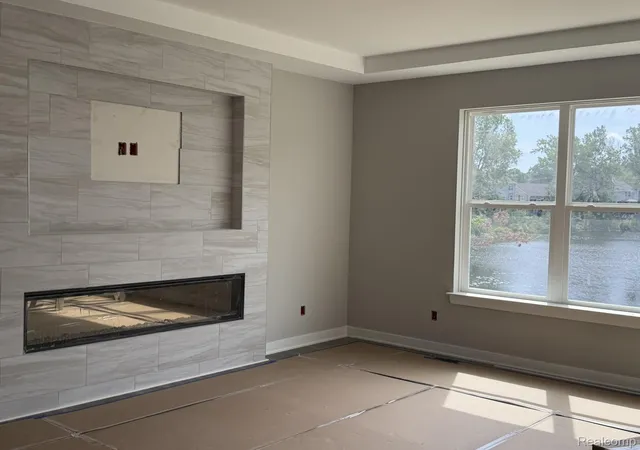 Photo 4 of Single family home for sale at 825 Preserve Ln, White Lake, MI 48386 | MLS# 20261073812 | Listing updated on 2026-10-25
