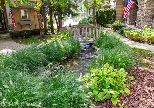 Photo 3 of Condo for sale at 462 Pondview Ln, Milford, MI 48381 | MLS# 20261073820 | Listing updated on 2026-10-19