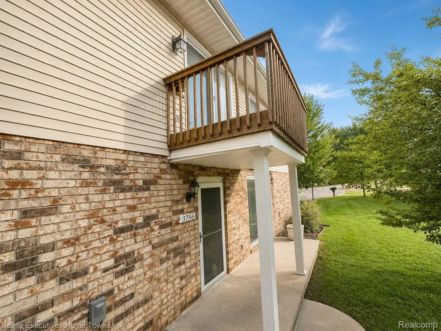 Listing Photo 1 - Condo for sale in 3756 Ramblewood Dr located at 3756 Ramblewood Dr, Port Huron, MI 48060 - Unit 3756 Ramblewood Dr