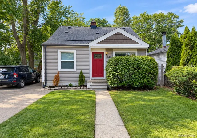 Photo 1 of Single family home for sale at 1522 S Campbell Rd, Royal Oak, MI 48067 | MLS# 20261073826 | Listing updated on 2026-10-10