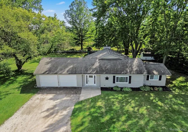 Photo 1 of Sale Pending at 10755 Spencer Rd, Saint Charles, MI 48655 | MLS# 20261073843 | Listing updated on 2026-10-05