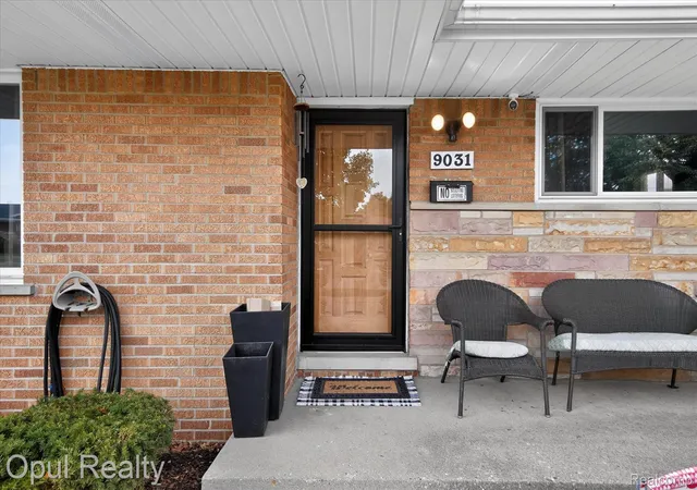 Photo 2 of Single family home for sale at 9031 Laurel St, Livonia, MI 48150 | MLS# 20261073847 | Listing updated on 2026-10-19