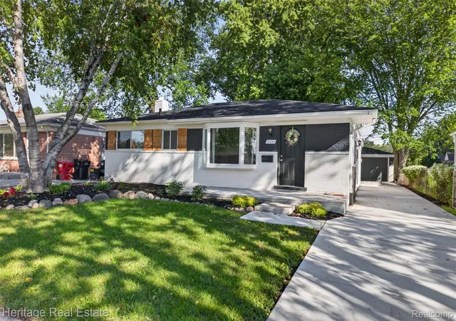 Photo 2 of Single family home for sale at 16037 Larkspur St, Roseville, MI 48066 | MLS# 20261073856 | Listing updated on 2026-10-10