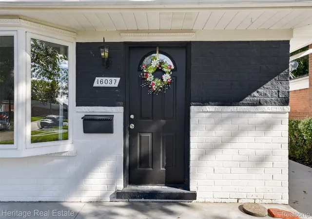 Photo 3 of Single family home for sale at 16037 Larkspur St, Roseville, MI 48066 | MLS# 20261073856 | Listing updated on 2026-10-10