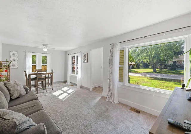 Photo 3 of Single family home for sale at 1424 West St, Muskegon, MI 49442 | MLS# 71026048773 | Listing updated on 2026-10-12