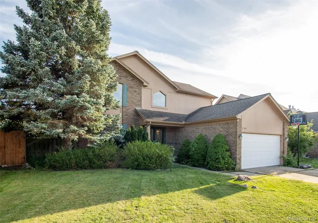 Photo 3 of Single family home for sale at 25846 Lord Dr, Chesterfield, MI 48051 | MLS# 20261073950 | Listing updated on 2026-10-10