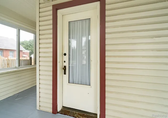 Photo 3 of Single family home for sale at 116 Scott Blvd, Mount Clemens, MI 48043 | MLS# 20261073954 | Listing updated on 2026-10-21