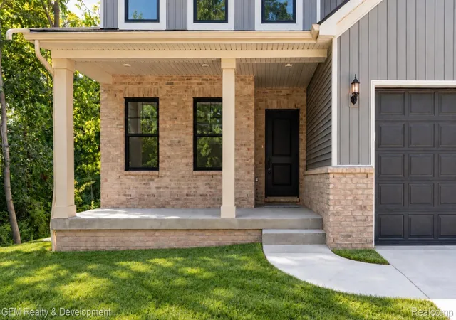 Photo 3 of Single family home for sale at 132 River Dr, Milford, MI 48381 | MLS# 20261074009 | Listing updated on 2026-10-11