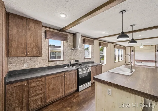 Photo 3 of Single family home for sale at 104 Gardens Blvd Nw, Grand Rapids, MI 49534 | MLS# 65026048805 | Listing updated on 2026-10-18