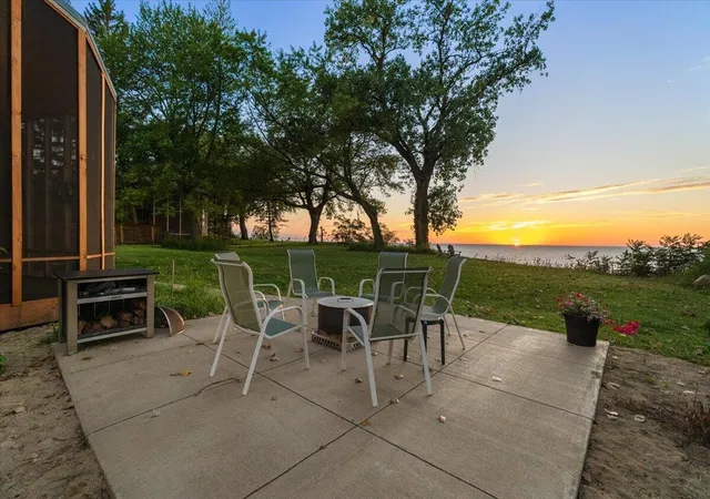 Photo 2 of Single family home for sale at 3960 Evergreen Ln, Benton Harbor, MI 49022 | MLS# 69026048810 | Listing updated on 2026-10-13