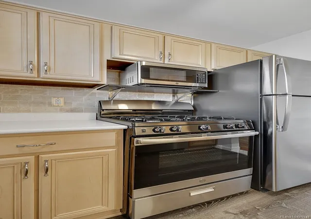 Photo 3 of Condo for sale at 2906 W 13 Mile Rd #3, Royal Oak, MI 48073 | MLS# 20261074049 | Listing updated on 2026-10-21