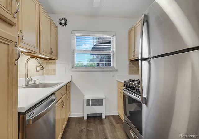 Photo 3 of Condo for sale at 2906 W 13 Mile Rd #3, Royal Oak, MI 48073 | MLS# 20261074049 | Listing updated on 2026-10-21